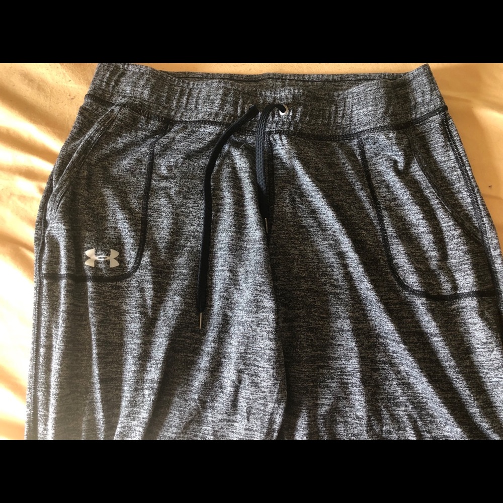 grey under armour sweatpants